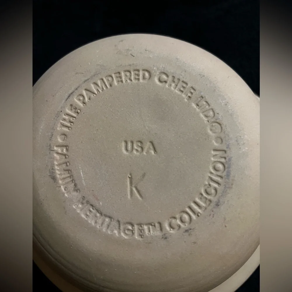 Pampered Chef Stoneware Baking Bowl Roaster Family Heritage Collection 10" - Picture 8 of 8